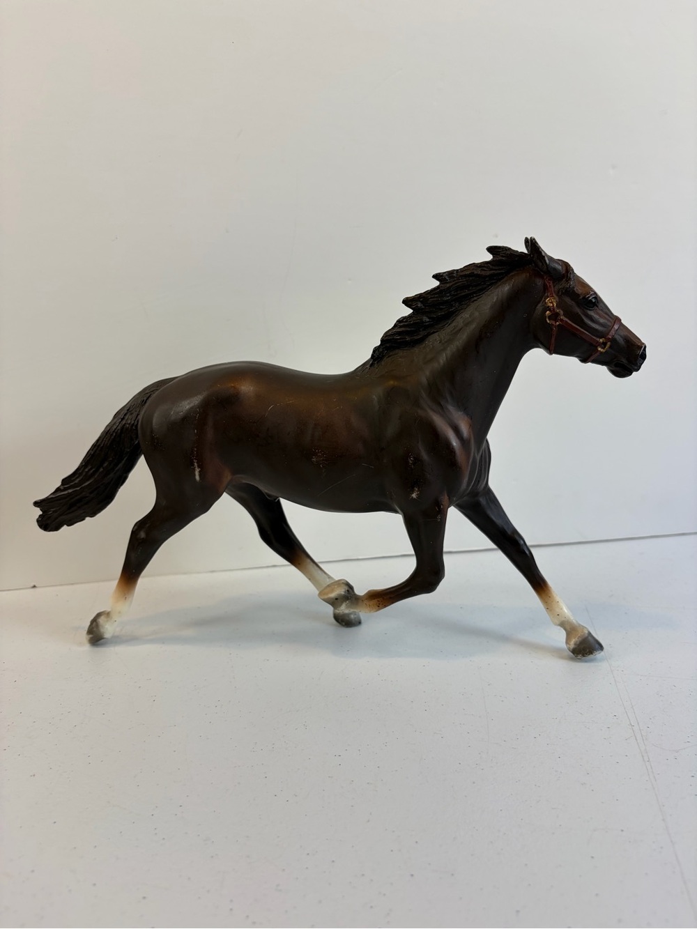 Breyer Pacer Dark Brown Horse Burgundy Halter 46 Collectible Toy vintage